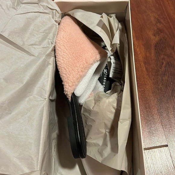 Pink Fluffy slip on sandals hard bottom, indoor/outdoor size 7.5 - Picture 2 of 6